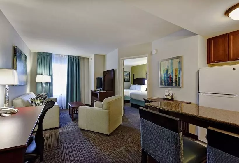 スイート, Staybridge Suites Guelph, An Ihg
