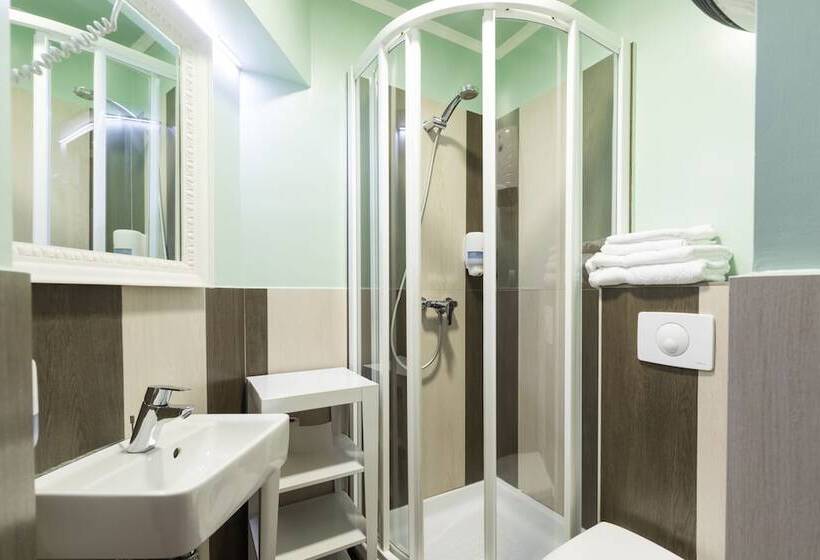 Номер Стандарт, Sud Hôtel Restaurant