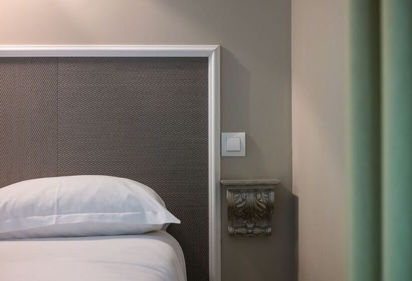 スタンダードトリプルルーム, Sud Hôtel Restaurant