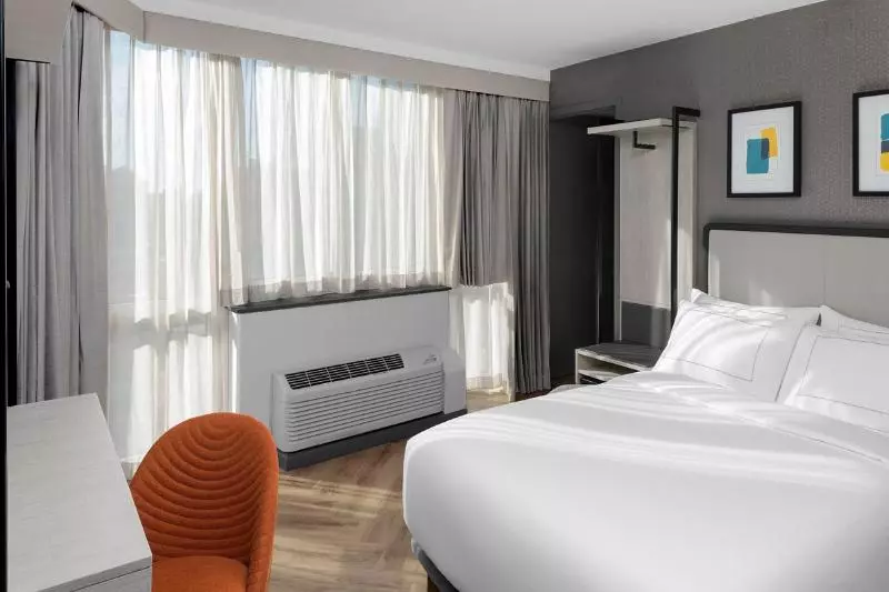 Standard-invahuone, Voco Times Square South New York, An Ihg
