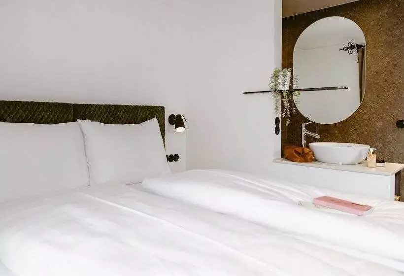 اتاق استاندارد با چشم‌انداز دریاچه, Seehotel Berau