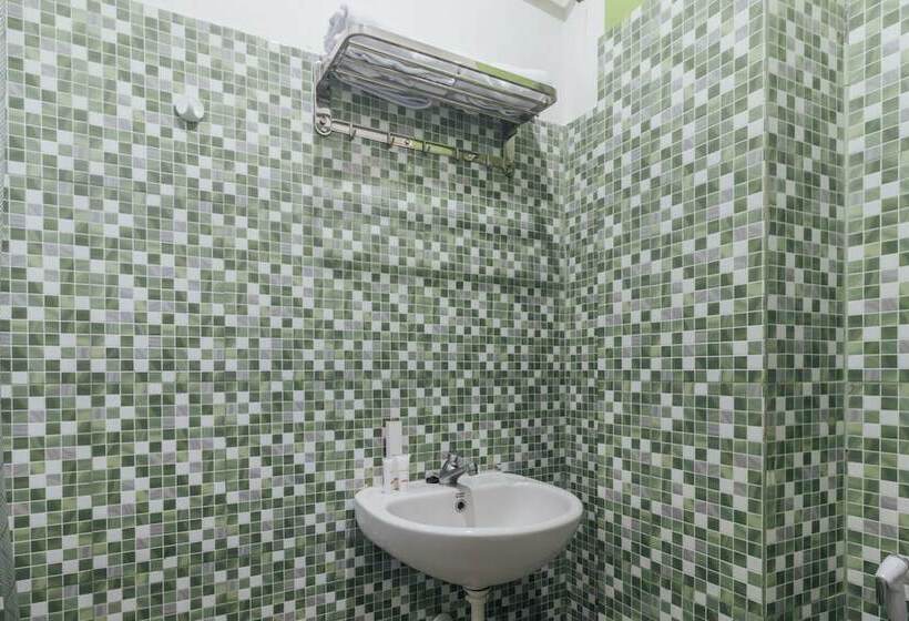 اتاق استاندارد, Satria Guest House By Oyo Rooms