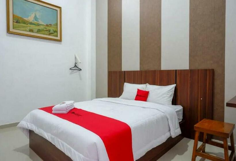 Номер Стандарт, Reddoorz Near Stasiun Purwosari
