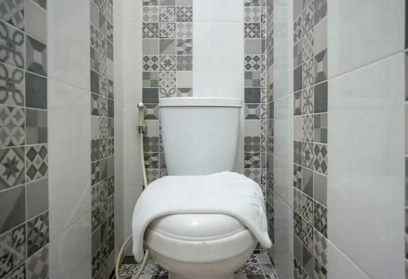 Номер Стандарт, Reddoorz Near Stasiun Purwosari