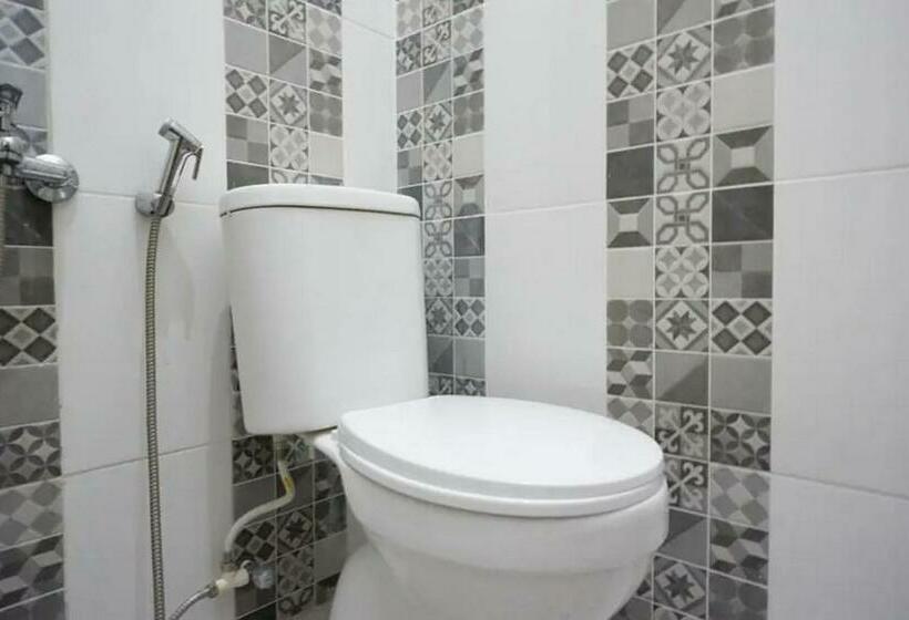 Номер Стандарт, Reddoorz Near Stasiun Purwosari