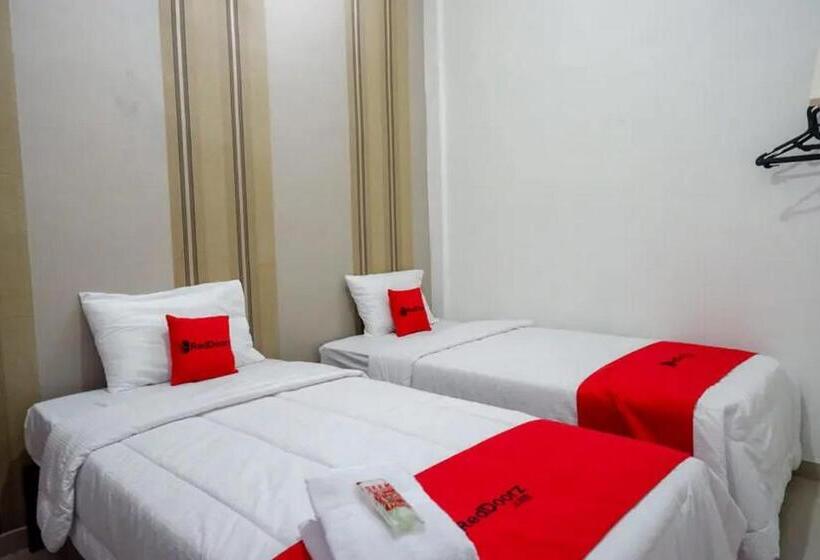 Номер Стандарт, Reddoorz Near Stasiun Purwosari