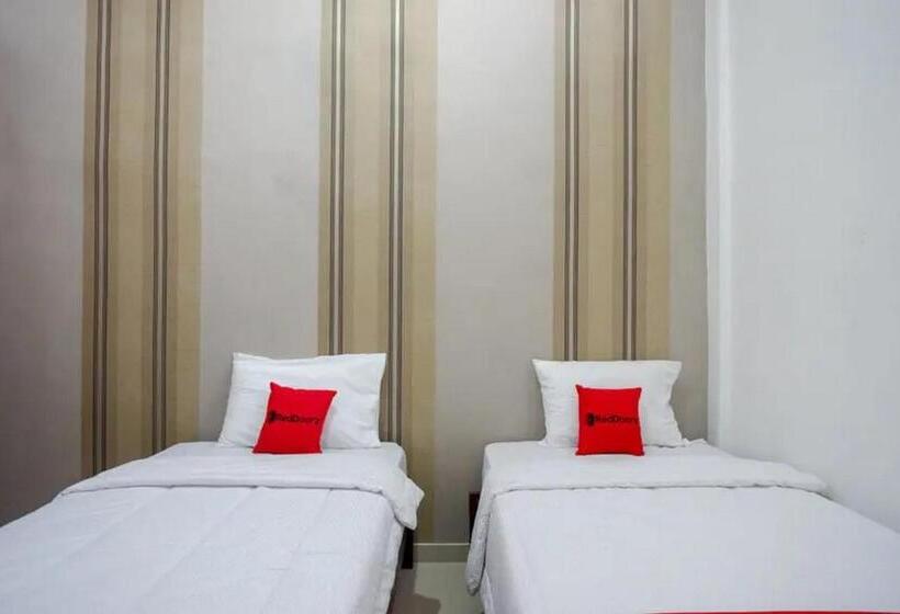 Номер Стандарт, Reddoorz Near Stasiun Purwosari