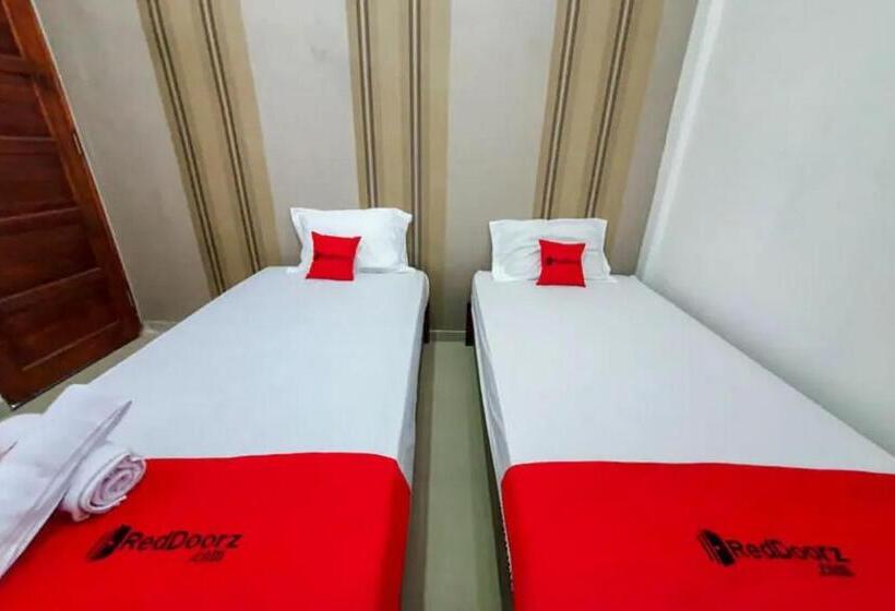 Номер Стандарт, Reddoorz Near Stasiun Purwosari