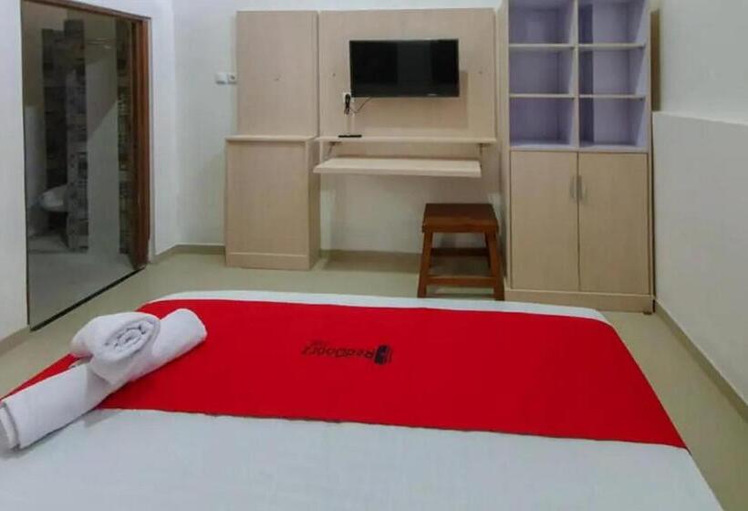 Номер Economy, Reddoorz Near Stasiun Purwosari