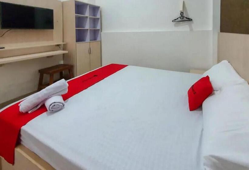 Номер Economy, Reddoorz Near Stasiun Purwosari