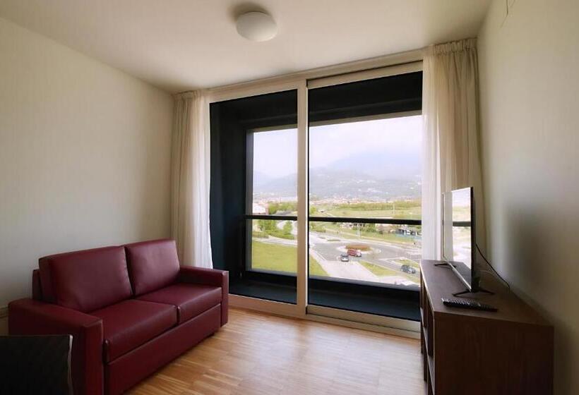 דירה בת חדר שינה 1 עם מרפסת, Piazza Lira Schio Residence