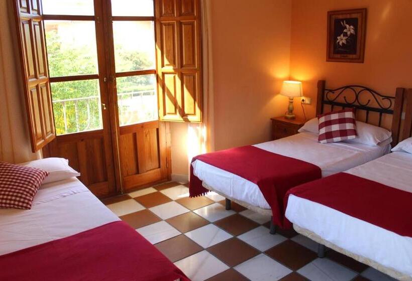 스탠다드 트리플 룸, La Zubia , Granada