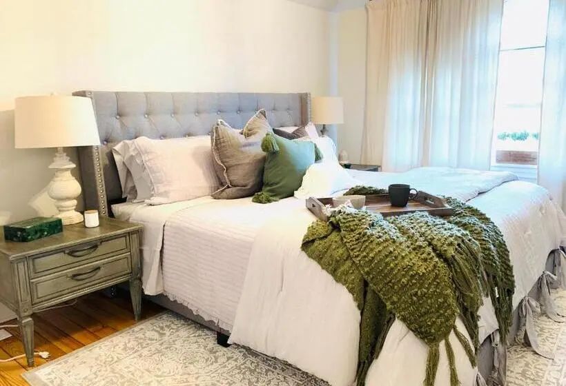 اتاق لوکس با تخت بزرگ, Vida Boutique Inn