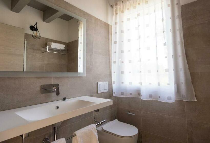 غرفة قياسية مطلّة علي الحديقة, Agriturismo Redó