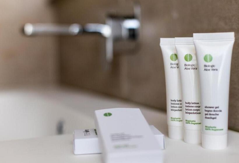 غرفة عائلية مطلّة علي الحديقة, Agriturismo Redó