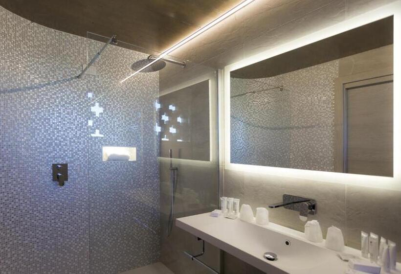 غرفة عائلية مطلّة علي الحديقة, Agriturismo Redó