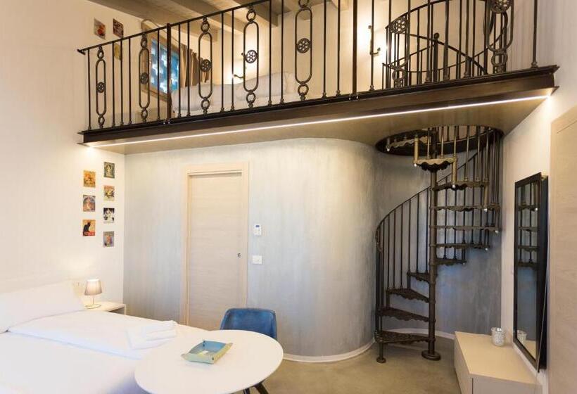 غرفة عائلية مطلّة علي الحديقة, Agriturismo Redó