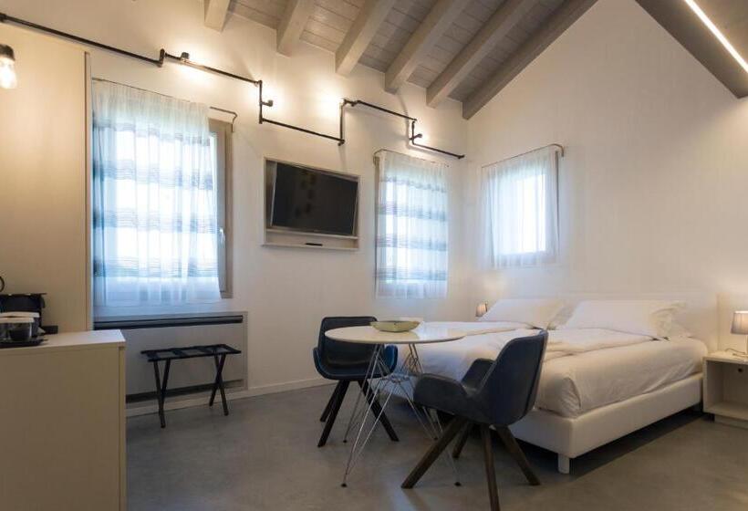 غرفة عائلية مطلّة علي الحديقة, Agriturismo Redó