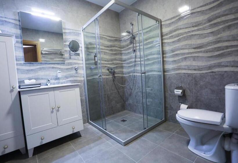 اتاق استاندارد, Jonapolis