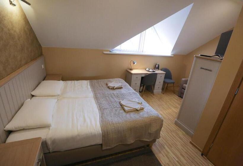 اتاق استاندارد, Jonapolis