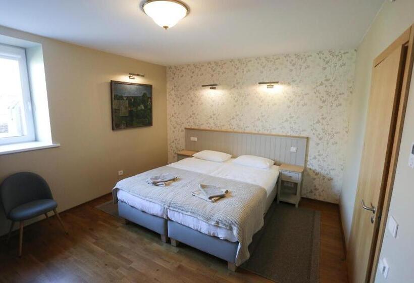 اتاق استاندارد, Jonapolis