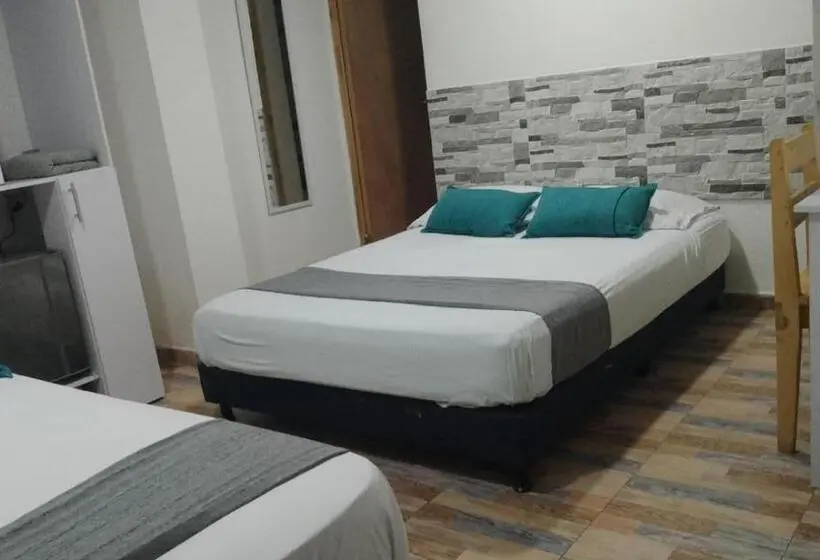 Standard Kolmen Hengen Huone, The Mendoza Grand