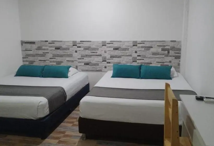 Standard Neljän Hengen Huone, The Mendoza Grand
