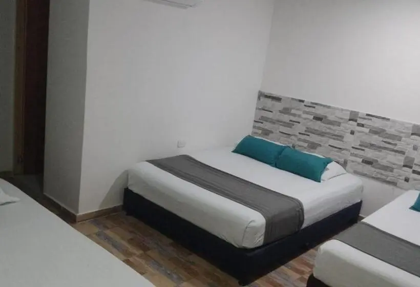 Standard Neljän Hengen Huone, The Mendoza Grand