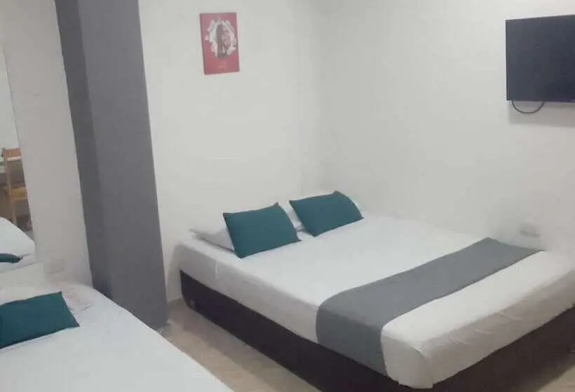 Standard Kolmen Hengen Huone, The Mendoza Grand