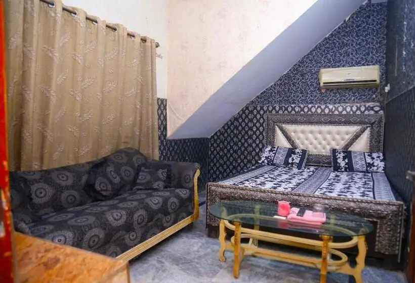 اتاق اکونومی, New Taj