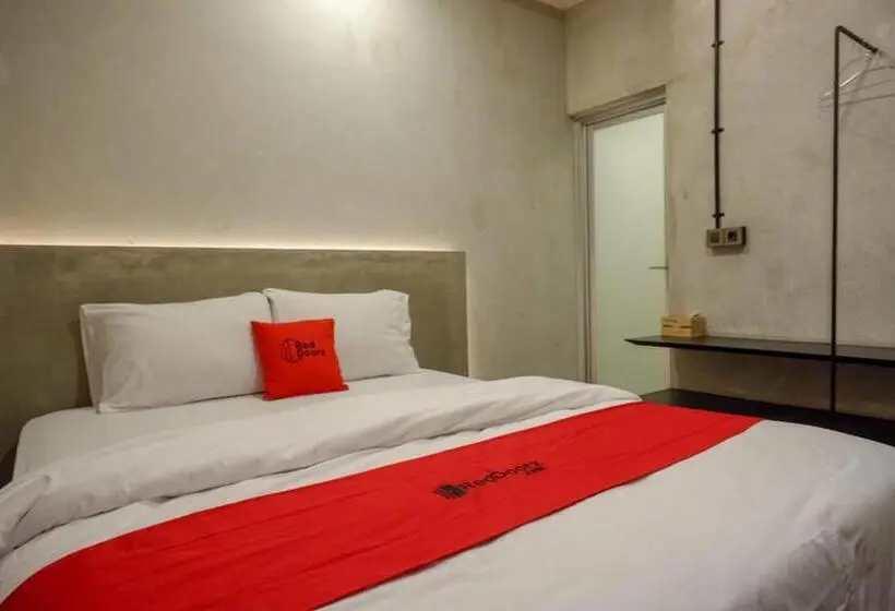デラックスルーム, Reddoorz Plus Near Kawasan Sam Poo Kong Semarang