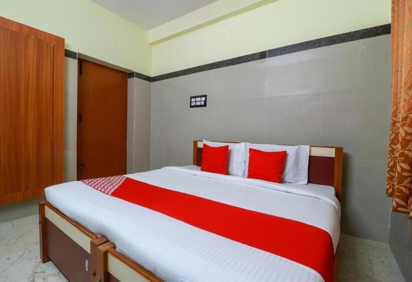 חדר קלאסי לשלושה, Spot On Raja Lodge