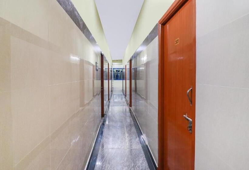 חדר קלאסי לשלושה, Spot On Raja Lodge