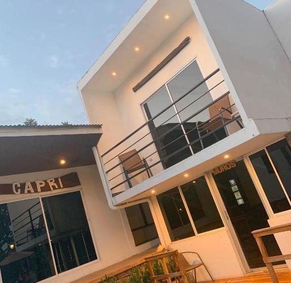 اتاق لوکس, Villa Napoli