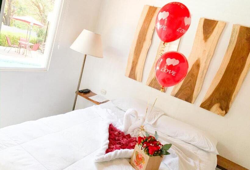 اتاق لوکس, Villa Napoli