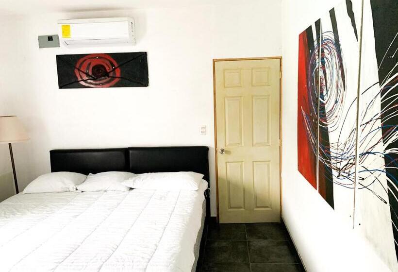 اتاق استاندارد با چشمانداز استخر, Villa Napoli