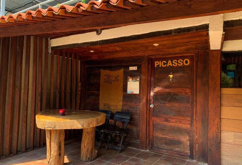 اتاق استاندارد چهارنفره با چشمانداز باغ, Villa Napoli