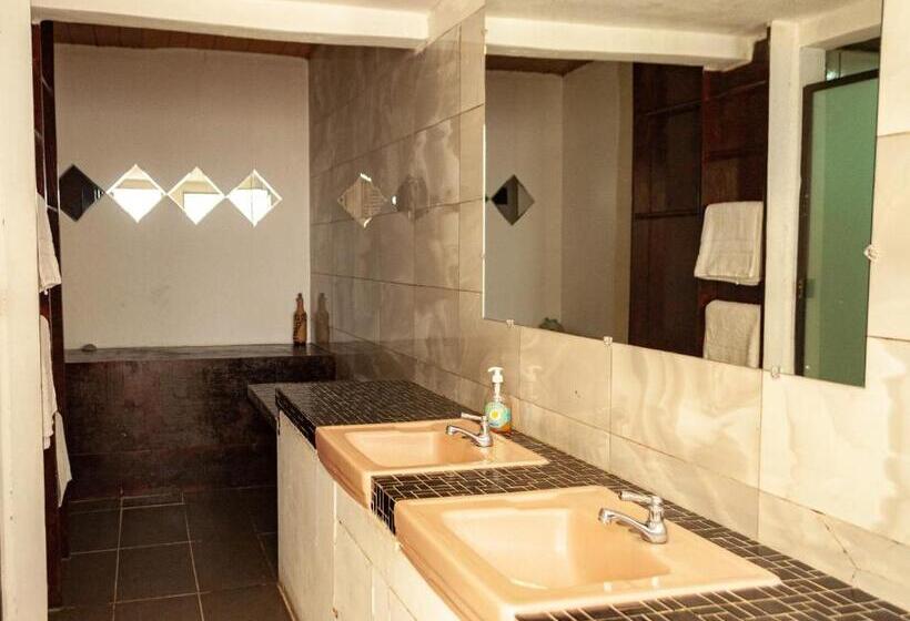 سوییت خانوادگی, Villa Napoli