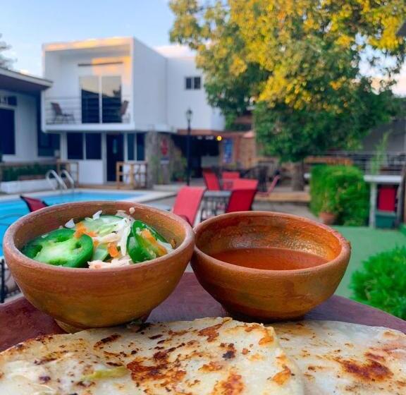 سوییت خانوادگی, Villa Napoli