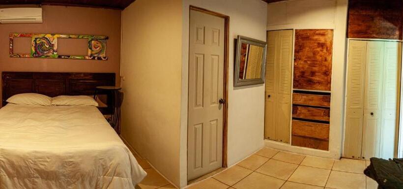 اتاق لوکس, Villa Napoli