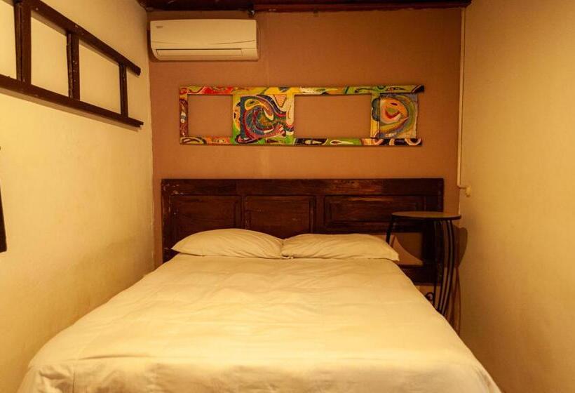 اتاق لوکس, Villa Napoli