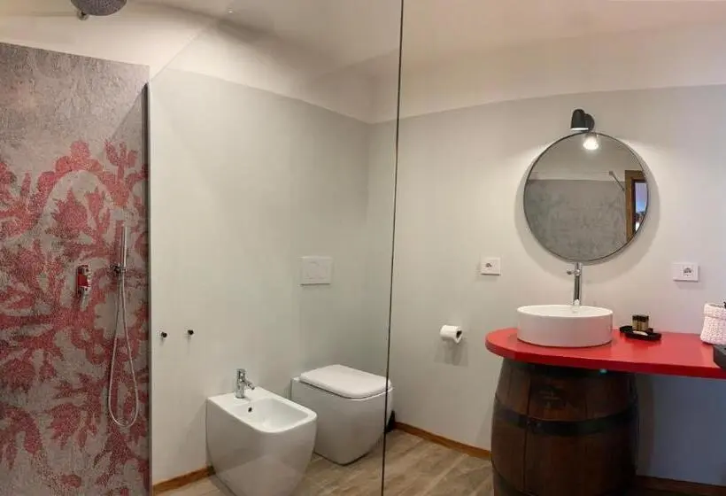 Deluxe Neljän Hengen Huone, Lo Miete Di Nonni