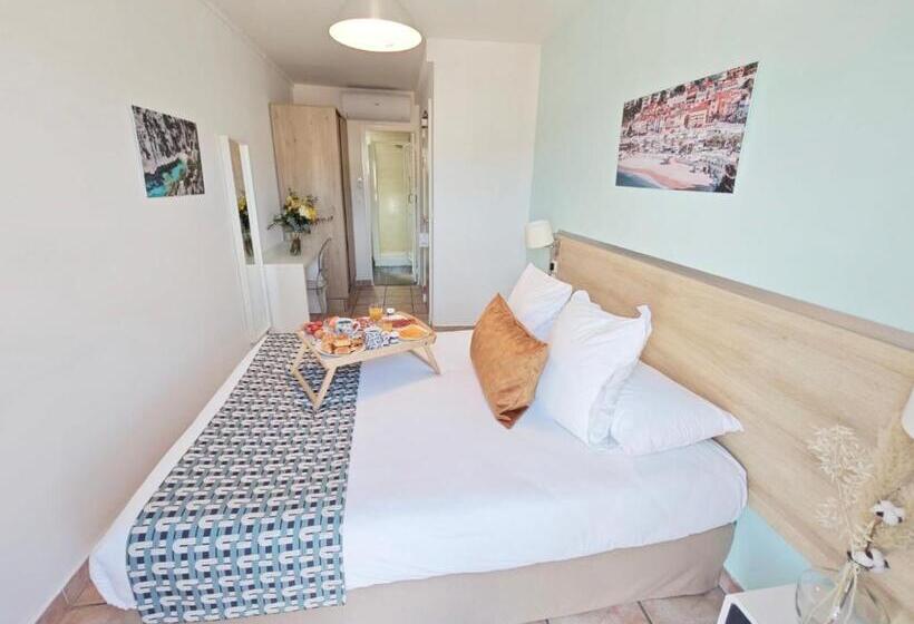 اتاق استاندارد با تراس, Des Calanques