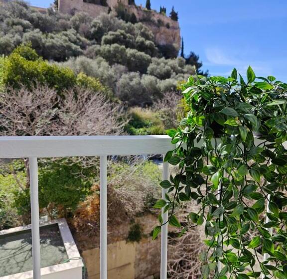 اتاق استاندارد با چشمانداز باغ, Des Calanques
