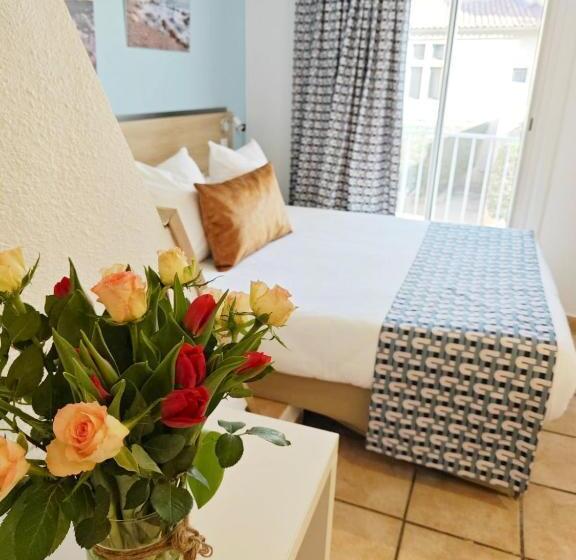 اتاق استاندارد با بالکن, Des Calanques