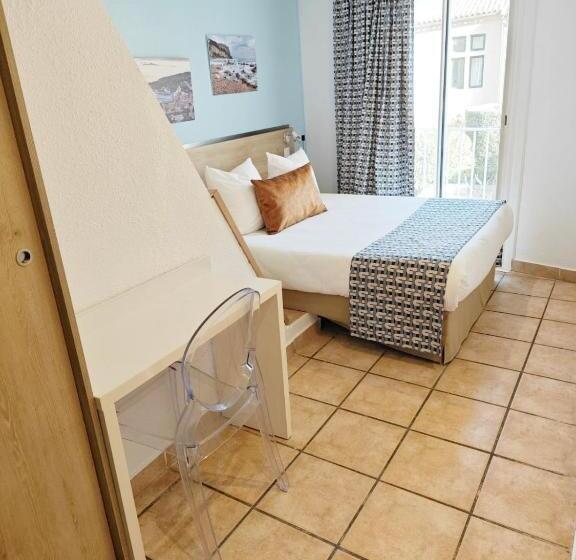 اتاق استاندارد با بالکن, Des Calanques