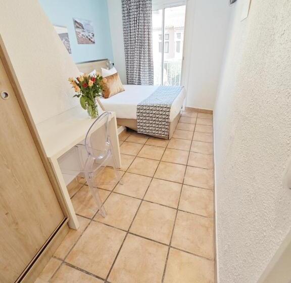 اتاق استاندارد با بالکن, Des Calanques