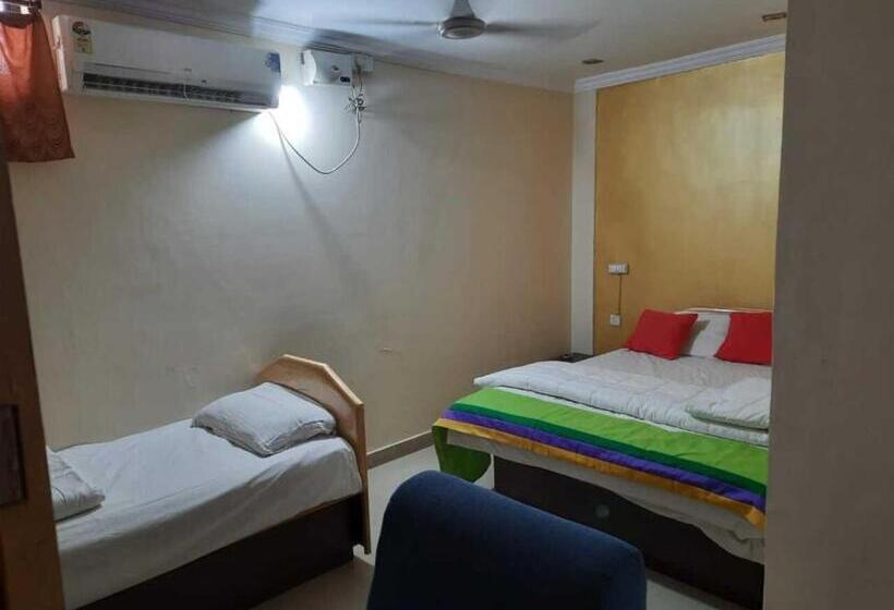 غرفة ديلوكس ثلاثية, Abhimaan Residency