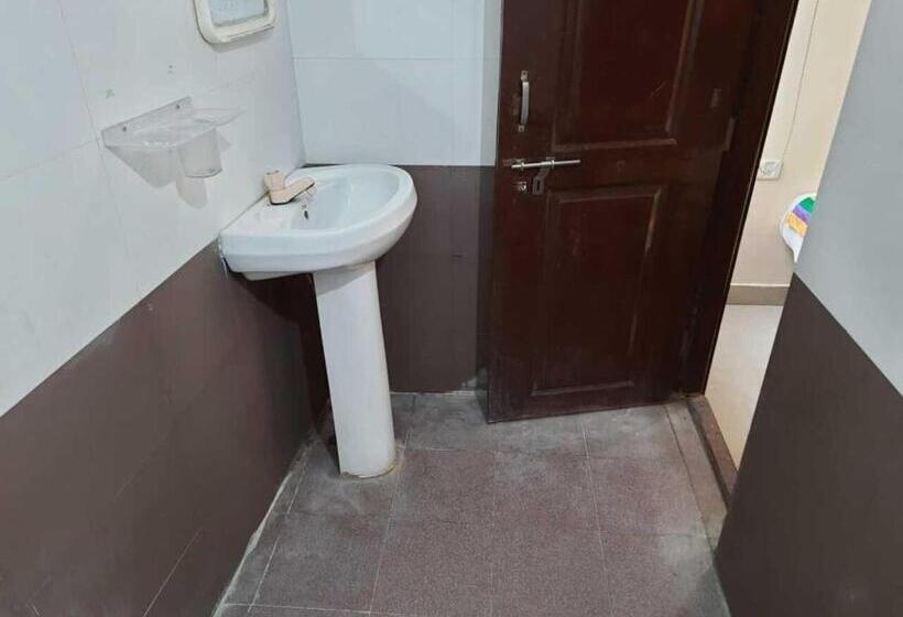 غرفة ديلوكس ثلاثية, Abhimaan Residency