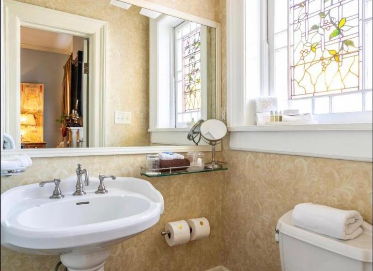 豪华房间, Burke Mansion